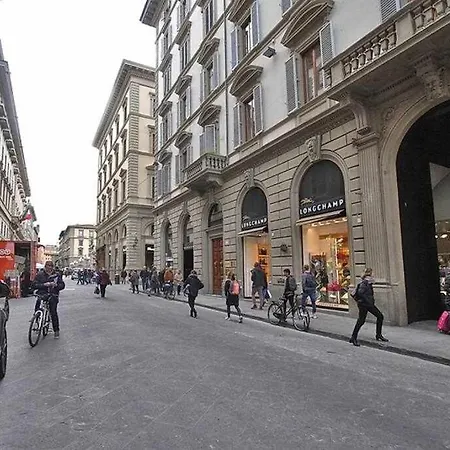 Piazza Repubblica Elegant